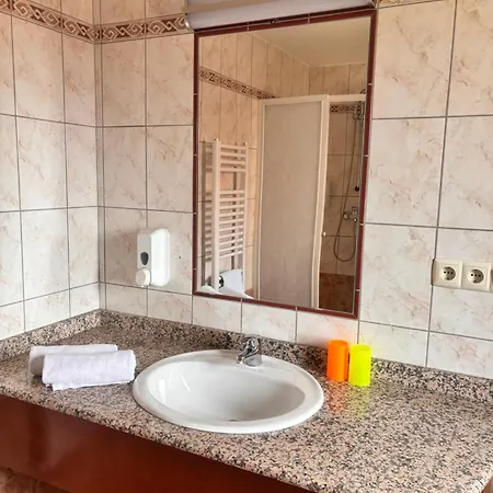 Apartment Phoenix Spa Apartman House