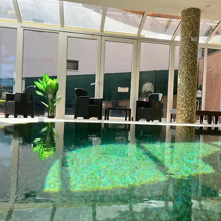 Phoenix Spa Apartman House