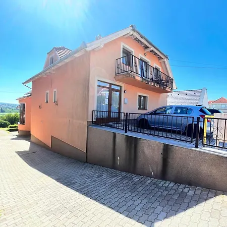 Phoenix House Appartement *