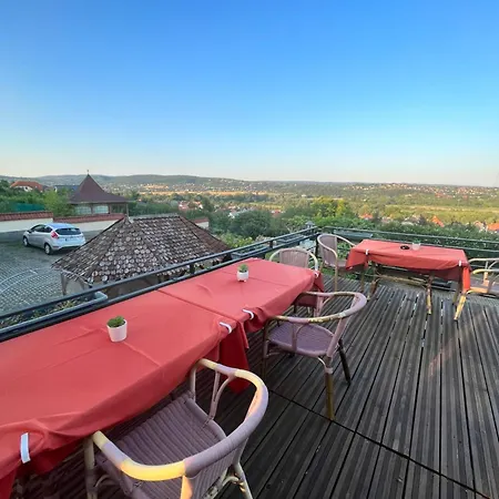 Phoenix Spa Apartman House