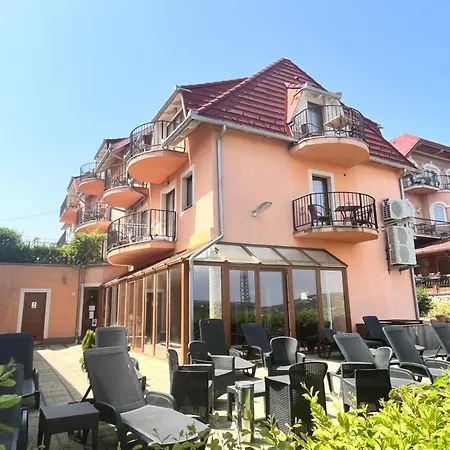 Apartment Phoenix Spa Apartman House *