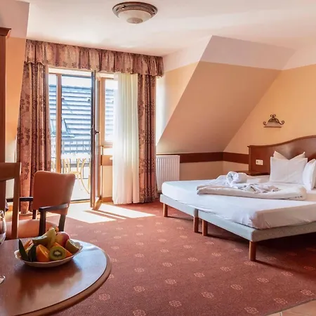 Phoenix House Hévíz