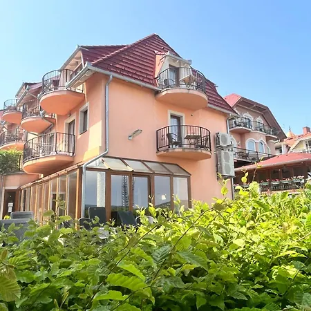 Apartment Phoenix Spa Apartman House